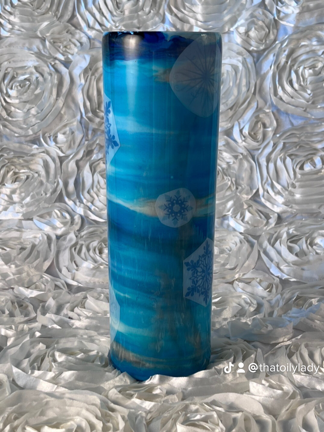 30oz Skinny Blue Swirls And Snowflakes