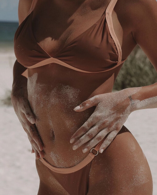 Bikini Cairo chocolate con borde salmon