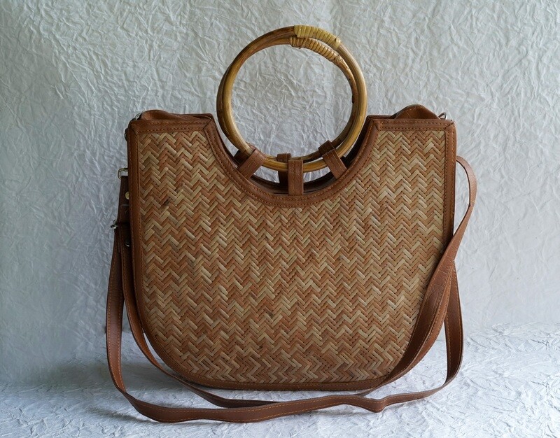 Sheetal Patti Handcrafted Woven Handbag With Wooden Handles