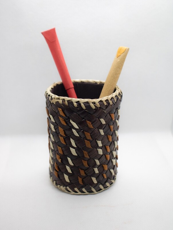 Screw Pine Woven Handcrafted Pen Stand