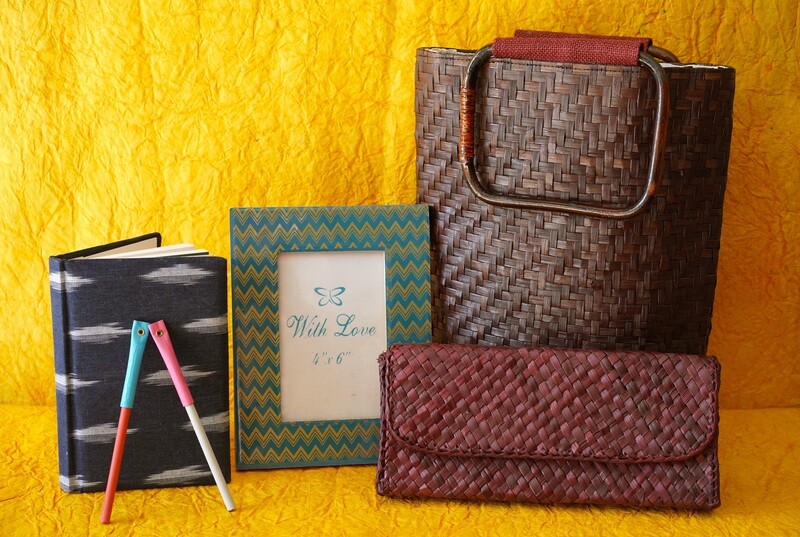 Sparky Women's Day Gift’s Hamper