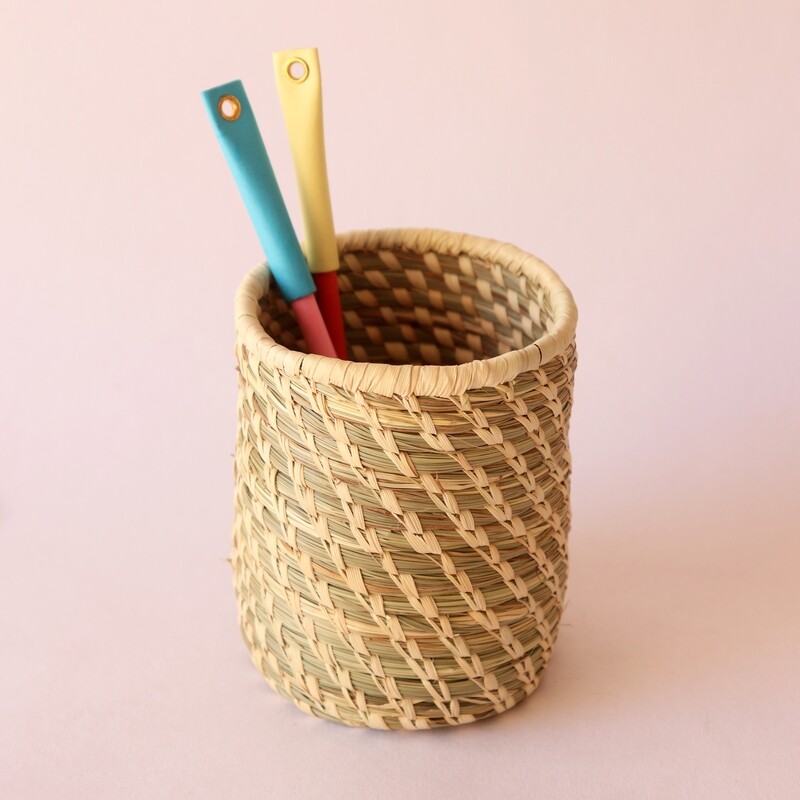 Sabai Pen Stand