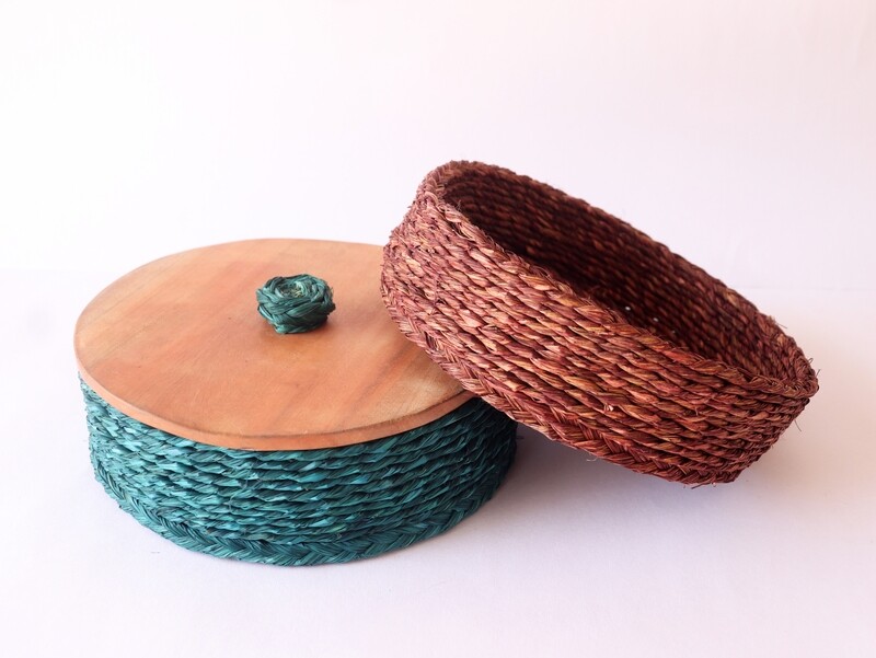 Sabai Roti Box with Wooden Lid
