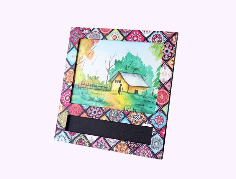 Hand-painted photo frame