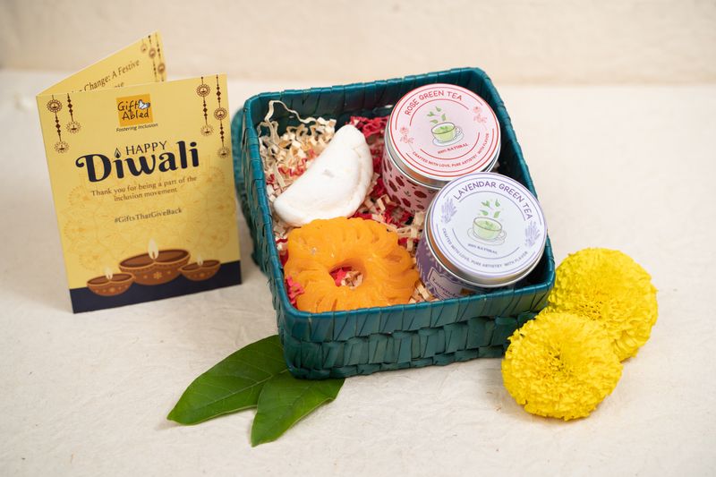 Leaf & Tea Delight Hamper Leaf & Tea Delight Hamper