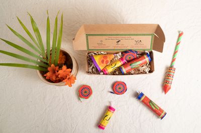 Bloom & Celebrate – Handmade Plantable Crackers Bloom & Celebrate – Handmade Plantable Crackers