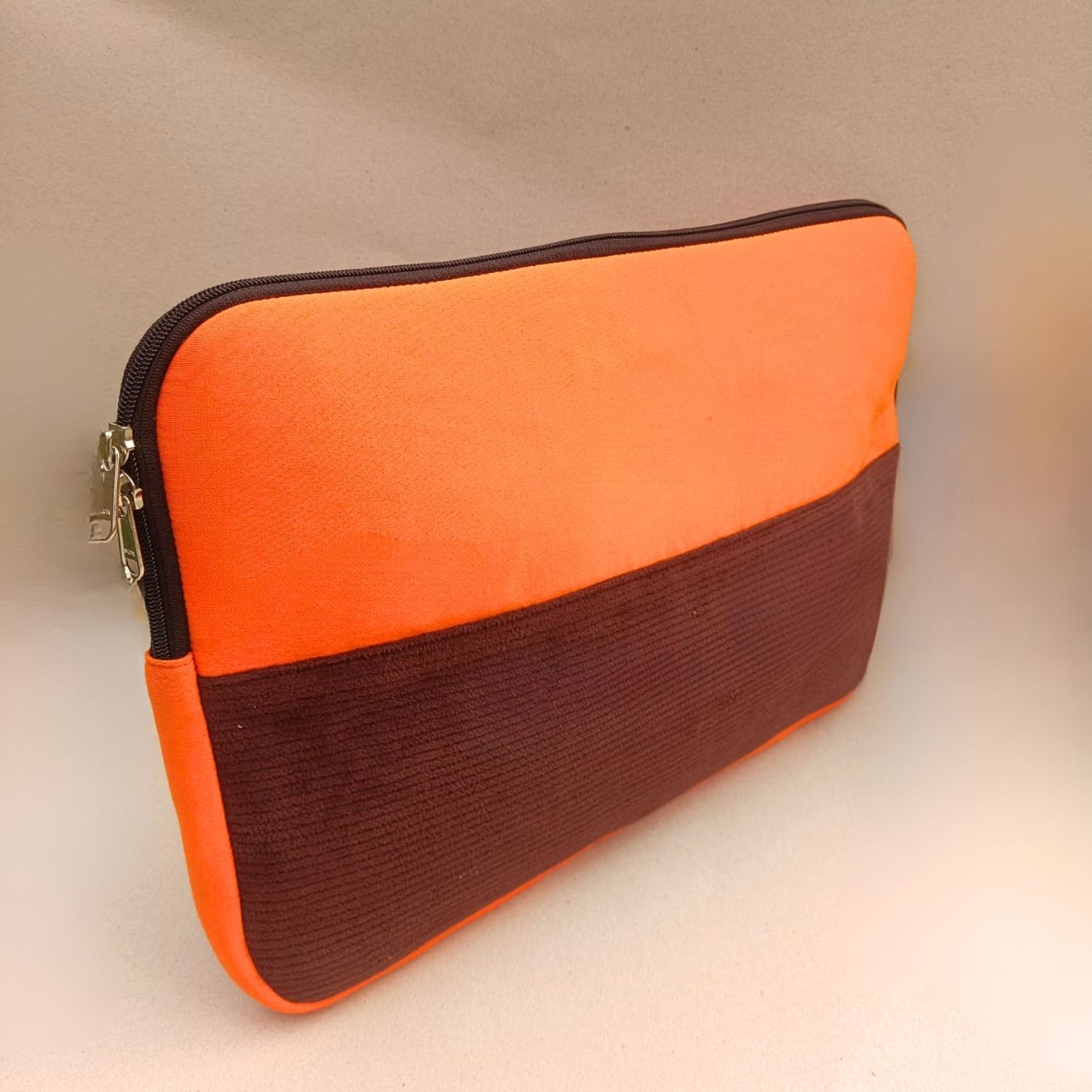 Orange Knitted Fabric Laptop Sleeve – Stylish & Functional Protection Orange Knitted Fabric Laptop Sleeve – Stylish & Functional Protection