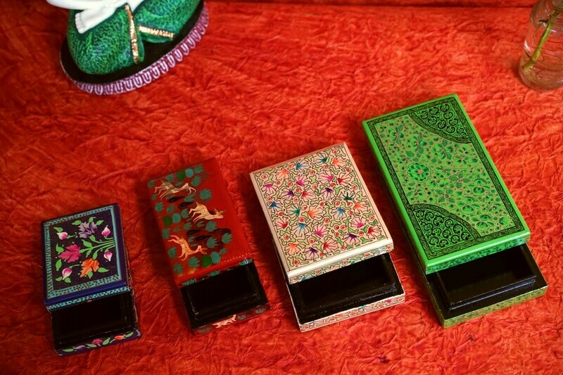 Kashmiri Beautiful Decorative Flat Box Assorted Colors Kashmiri Beautiful Decorative Flat Box Assorted Colors