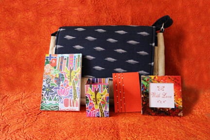 Customized Hamper 48