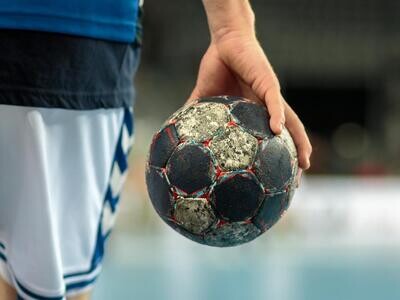 HANDBALL
