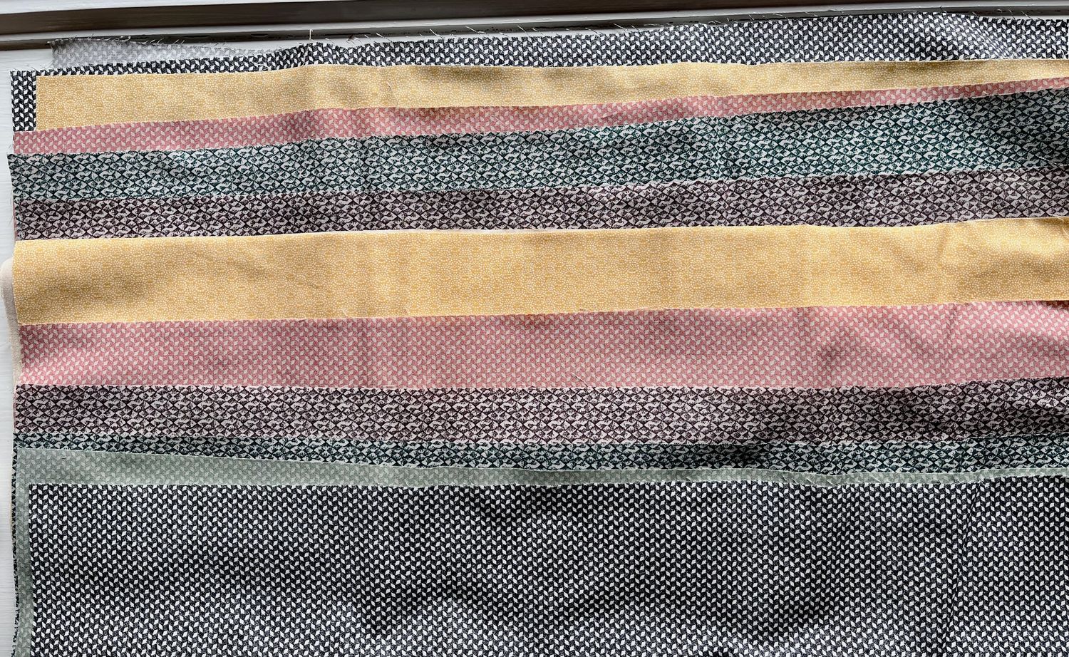 Fabric: Quilts and Other Comforts Fat Quarter Bundle