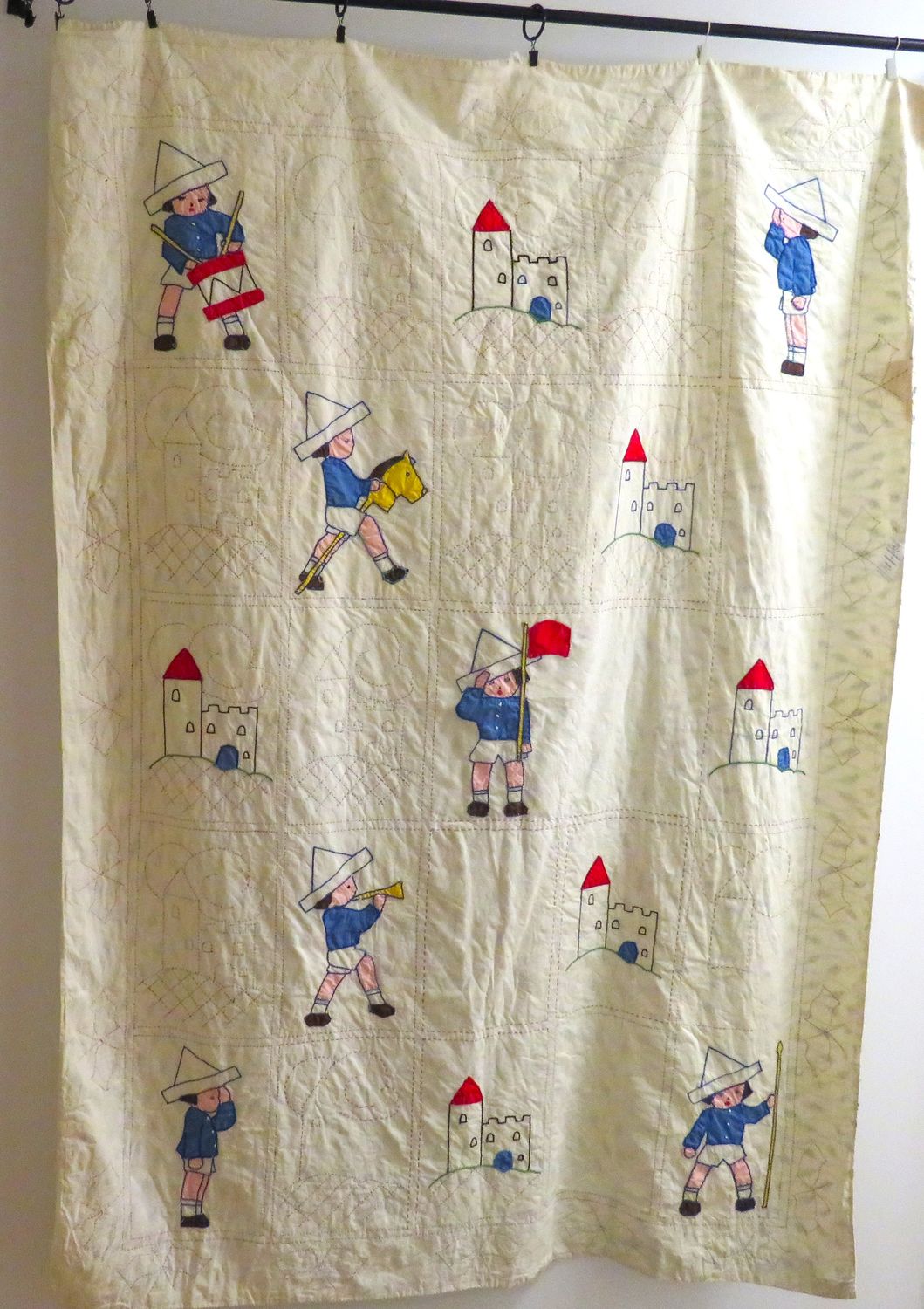 ​JUST REDUCED!!  Vintage Quilt: Child’s Quilt