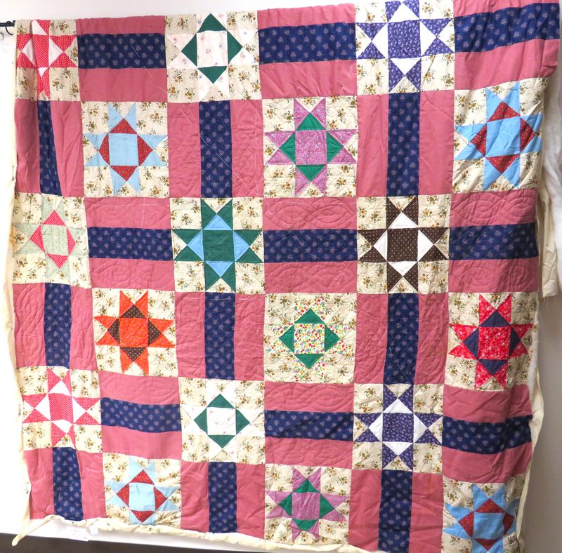 ​Quilt: Colorful Patchwork