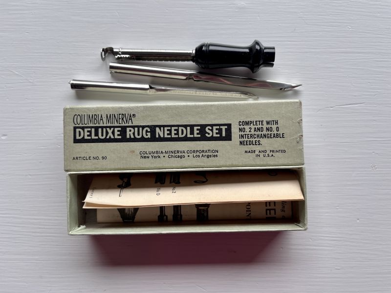 Columbia Minerva Deluxe Rug Needle Set