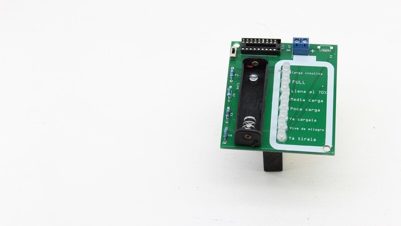 Medidor de pilas recargables AA