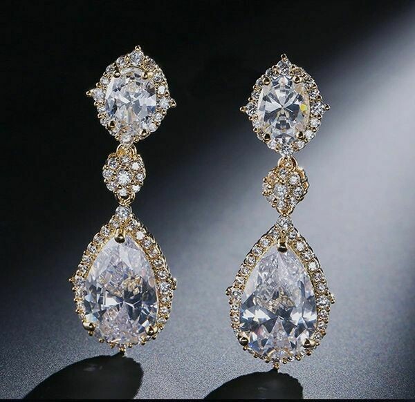 Enchanting Clear Crystal Pear Drop Earrings