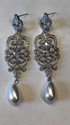 Vintage Scroll Middle Pear Drop Chandelier Earring