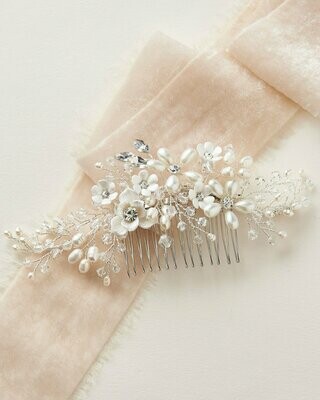 Pretty Bouquet Floral Comb
