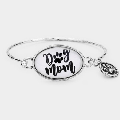 &#39;Dog Mom&#39; Dog Paw Charm Hook Bracelet