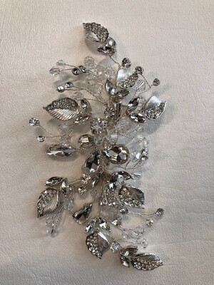 Beautiful Silver Wired Crystal Rhinestone Flower Clip