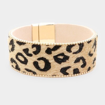 Metal Trimmed Animal Texture Leather Magnetic Cuff