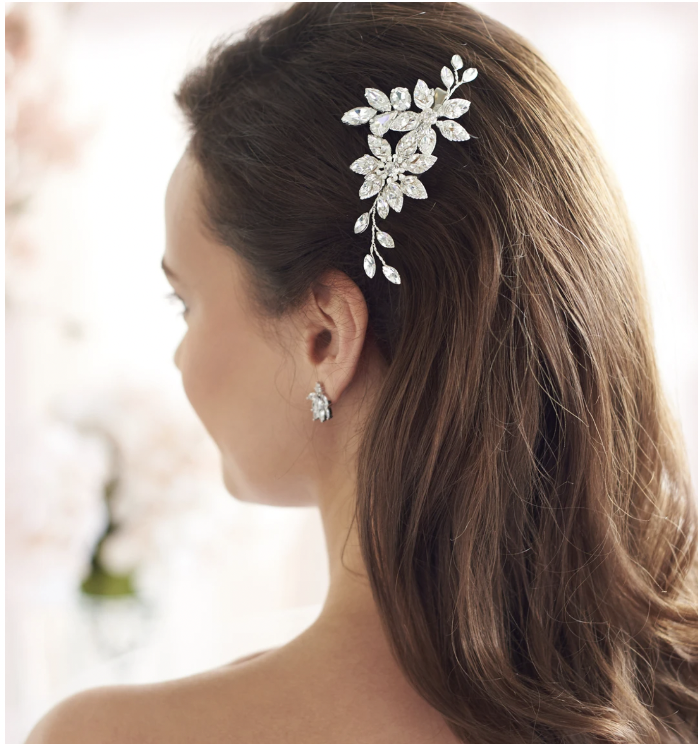 Floral Pearl Center Crystal Hair Clip