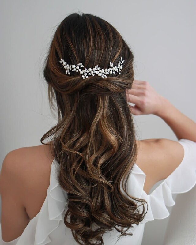 Breathtaking Pearl/Crystal Backpiece