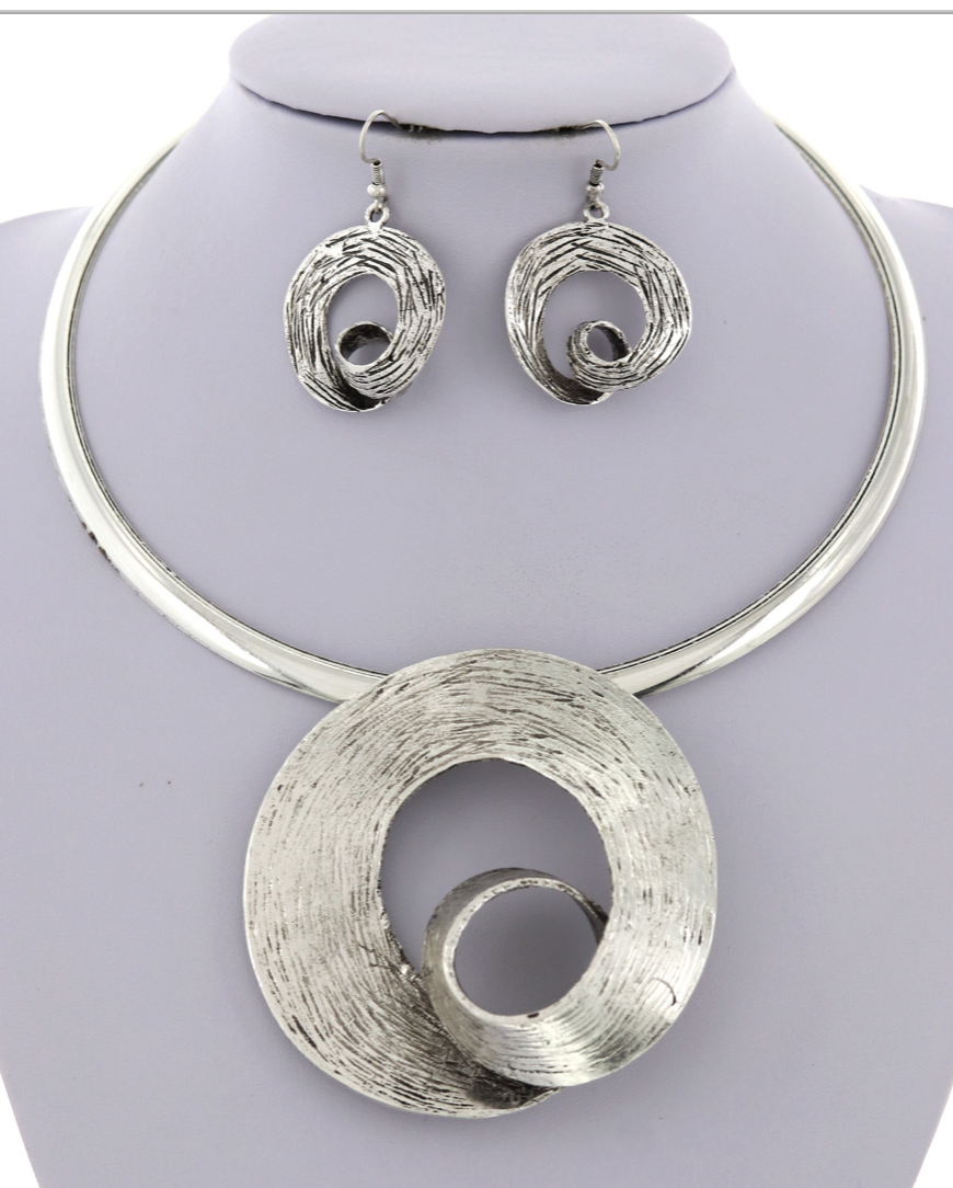 Hammered Metal Pendant Necklace & Earring Set