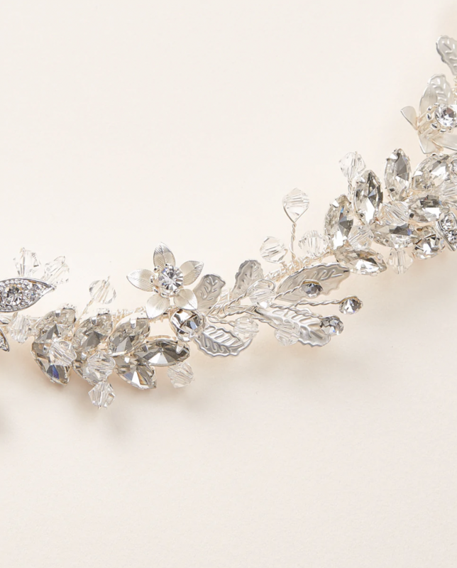 Classic Modern Floral Flair Hair Vine