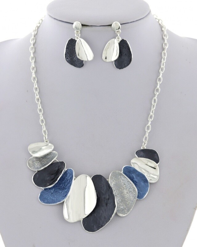 Silver/Blue/Grey Hammered Necklace &amp; Earring Set