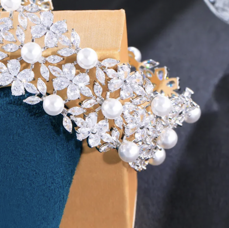 Stunning AAA Cubic Zirconia Marquise/Pear/Pearl Bracelet