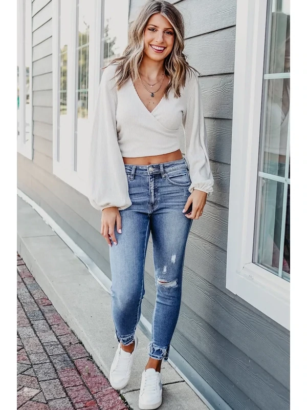 Distressed Frayed Ankle Skinny Jeans