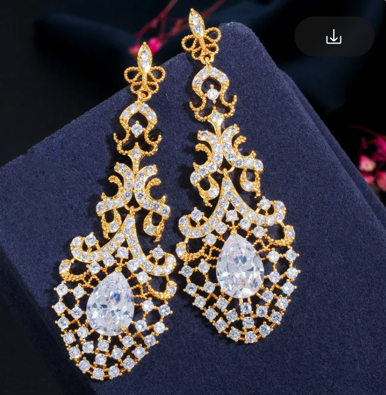 Royal Vintage Scroll Teardrop Earring