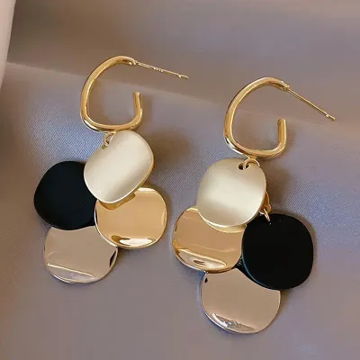 Black/Gold Round Disc Flutter Earring