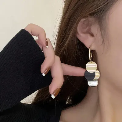 Black/Gold Round Disc Flutter Earring