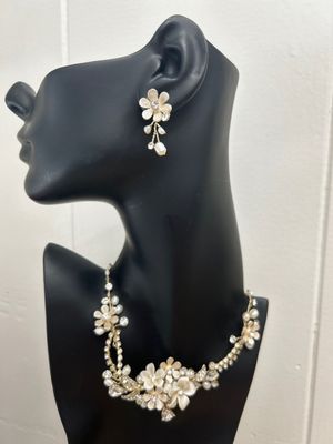 14KT Brushed Gold Floral /Pearl Formal Set