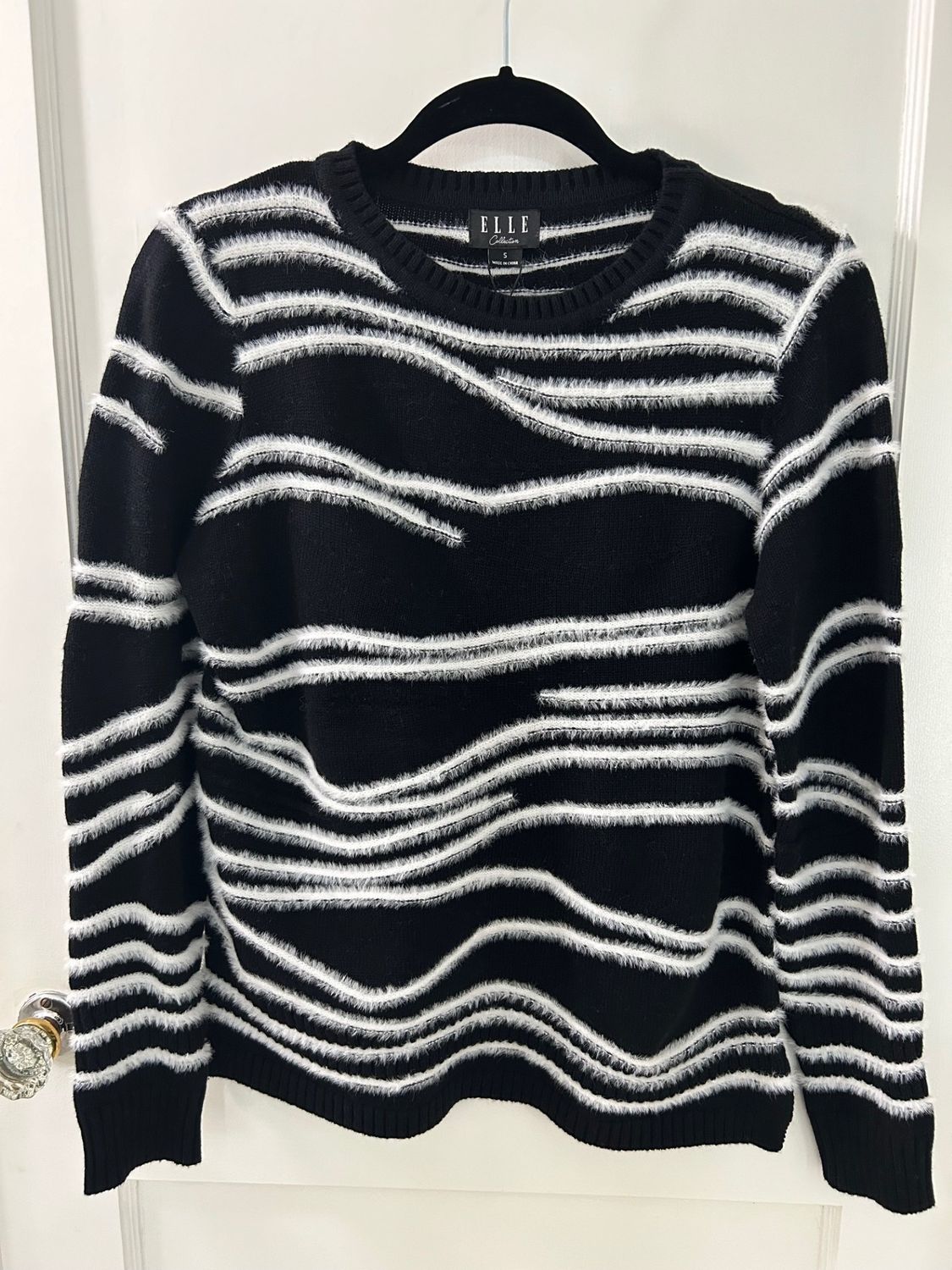 Beautiful Black/White Cotton/Cashmere Sweater