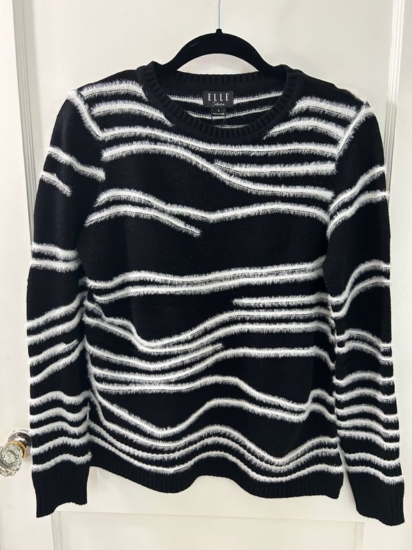 Beautiful Black/White Cotton/Cashmere Sweater