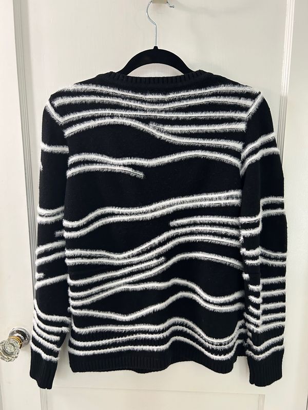 Beautiful Black/White Cotton/Cashmere Sweater