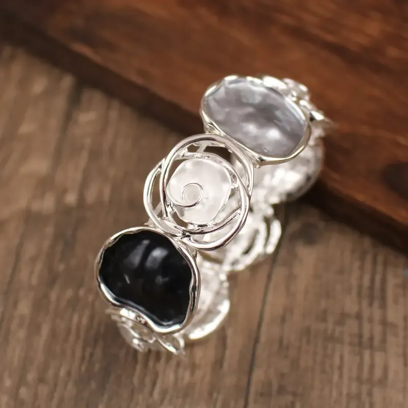 Chic Geometric Hollow Rose Elastic Bracelet