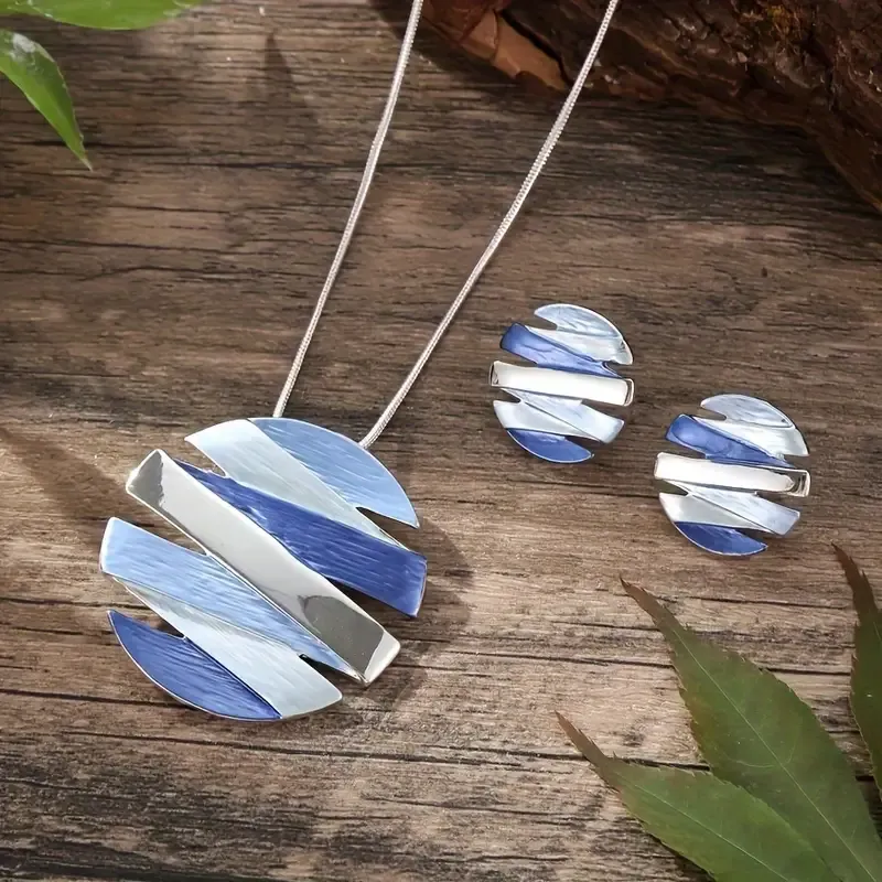 Multi Color Geometric Round Pendant Necklace Set