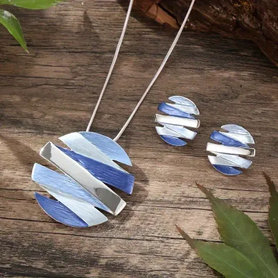 Multi Color Geometric Round Pendant Necklace Set