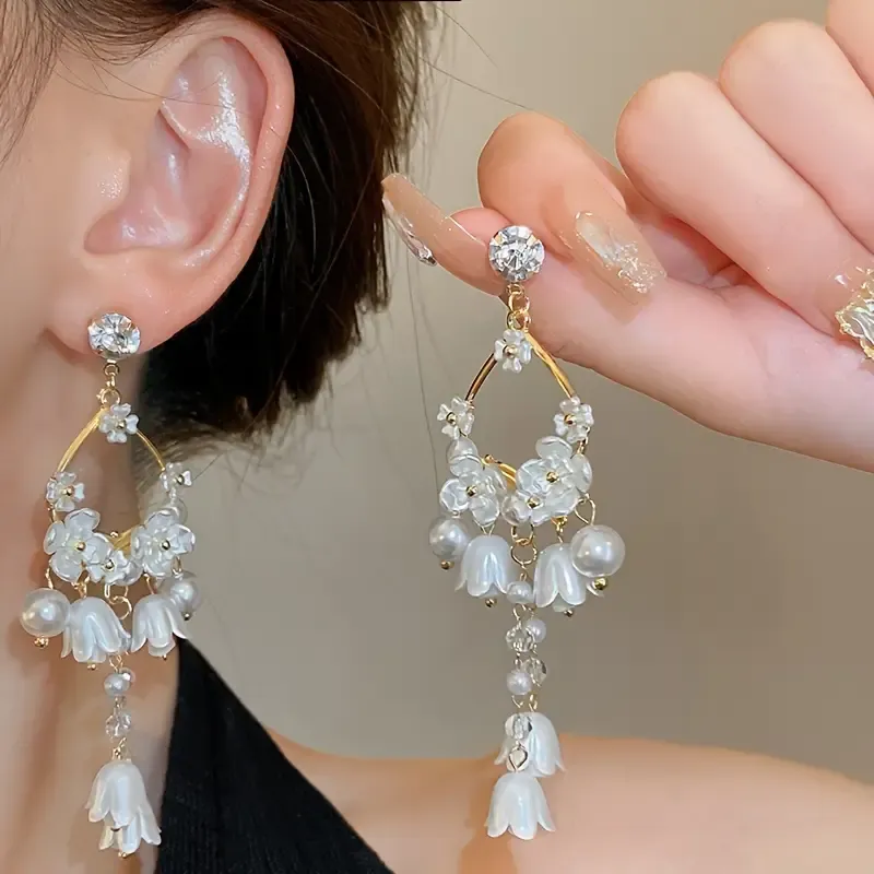 White/Gold Acrylic Flower/Faux Pearl Chandelier Earrings