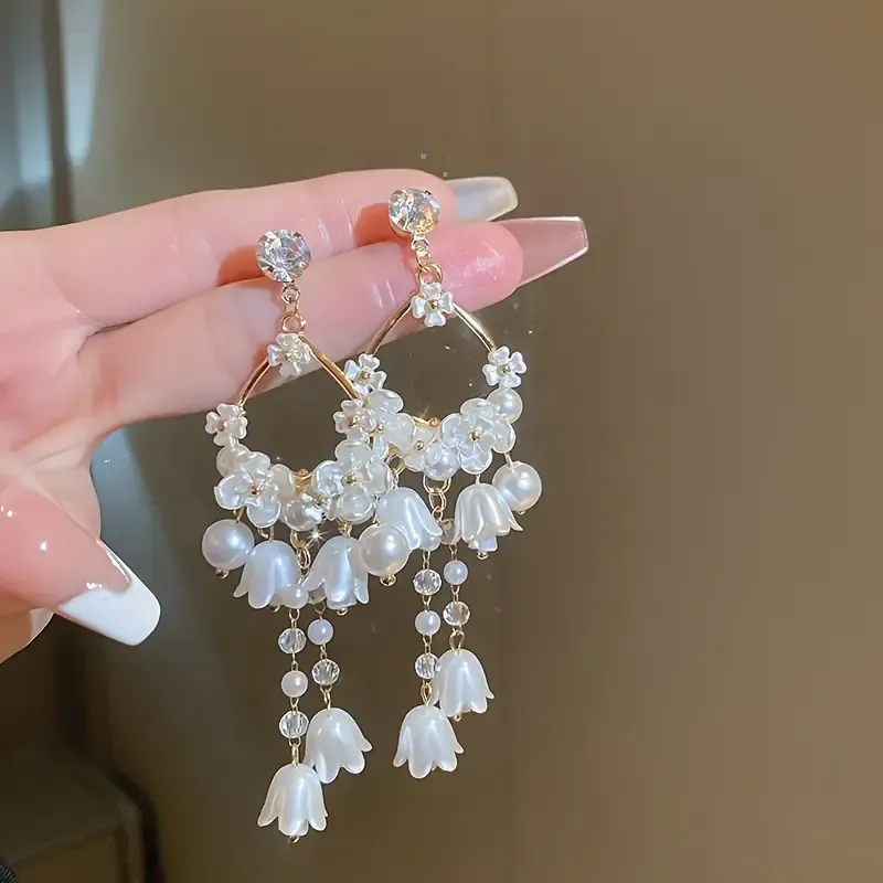 White/Gold Acrylic Flower/Faux Pearl Chandelier Earrings