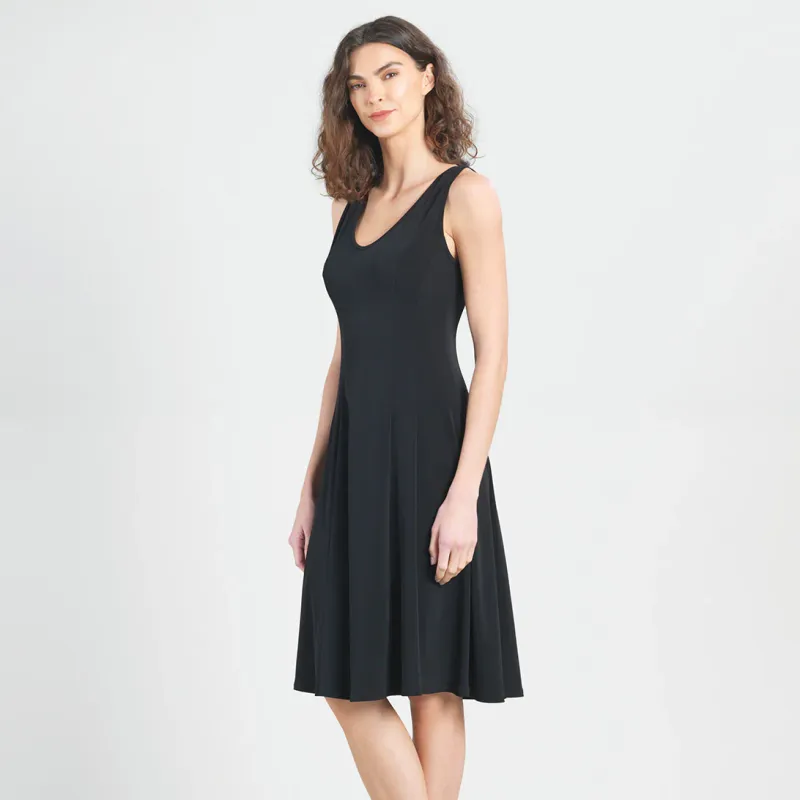 Black V-Neck Sleeveless Dress