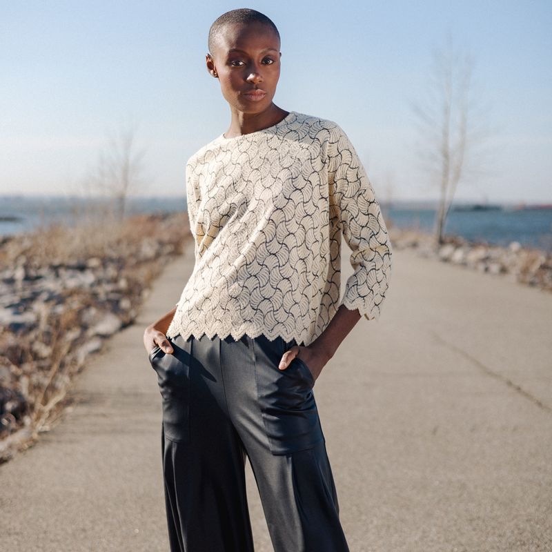 Fan Print Light Sweater Knit Scalloped Hem