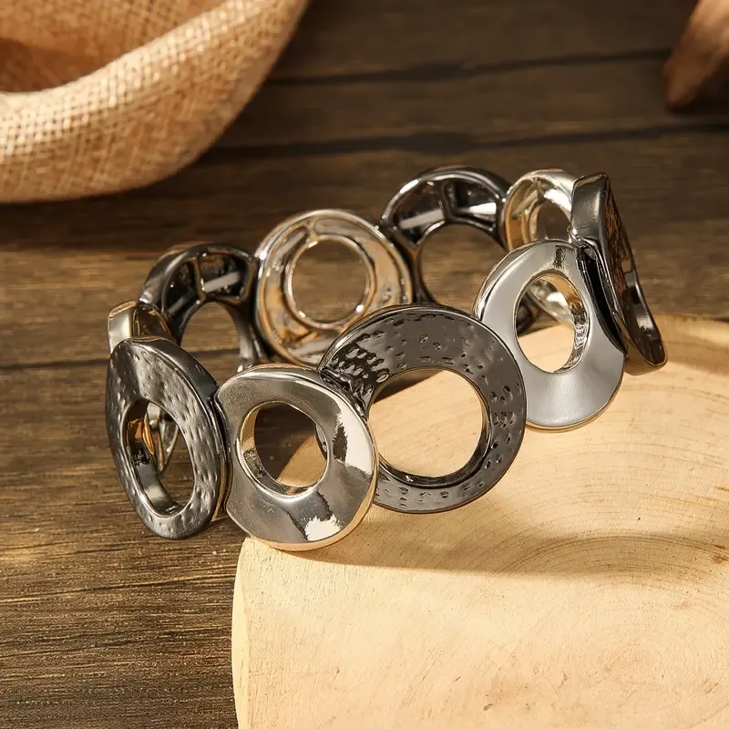 Alternation Hammered Circle Stretch Bracelet