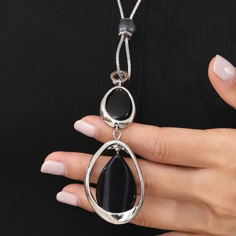 Adjustable Black Stone Geometric Pendant Necklace