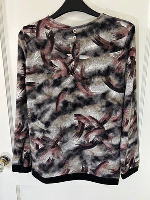 Beautiful Burgundy/Black/Grey Swirl Light Sweater