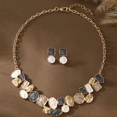 Beige Tone/Gold Geometric Shape Necklace Set